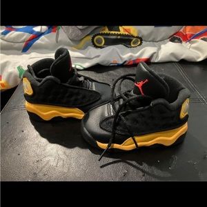 Toddler Air Jordan 13 Retro size 6C black and yellow